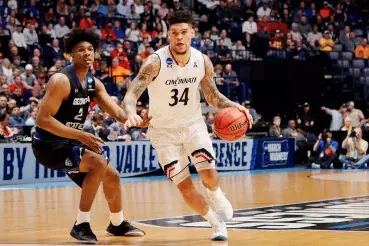 NCAA Basketball Betting Preview: Cincinnati Bearcats at Houston Cougars