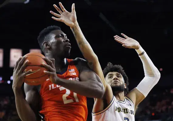 Illinois Fighting Illini at Iowa Hawkeyes Betting Preview