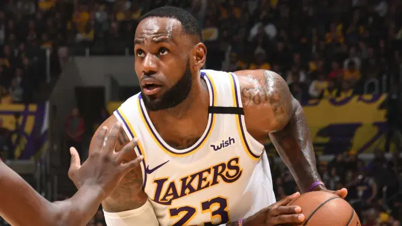 New York Knicks at Los Angeles Lakers Betting Pick