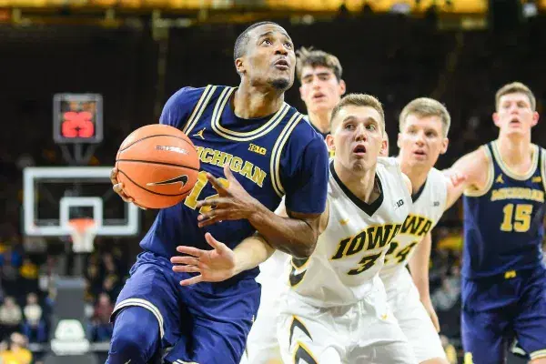 Michigan Wolverines at Illinois Fighting Illini Betting Pick and Prediction