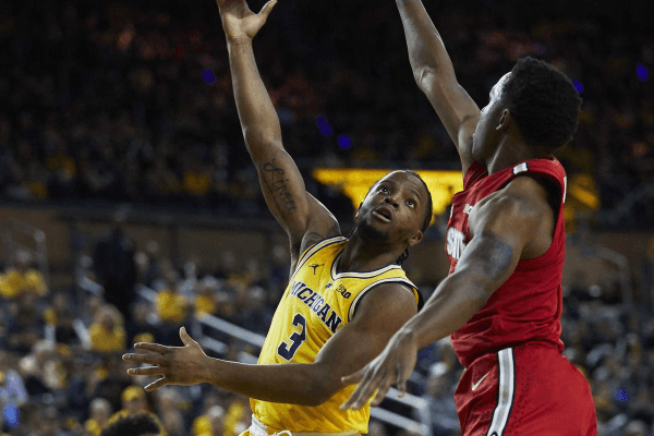 Big Ten Showdown: Michigan Wolverines at Iowa Hawkeyes Betting Odds and Pick