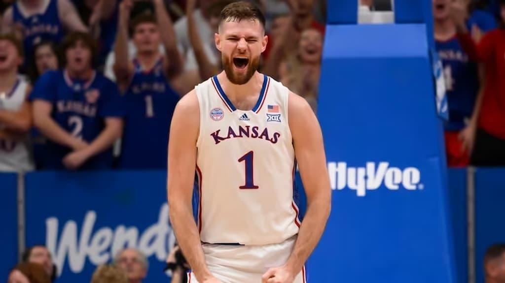 Hunter Dickinson and Kansas take on Kansas State at home