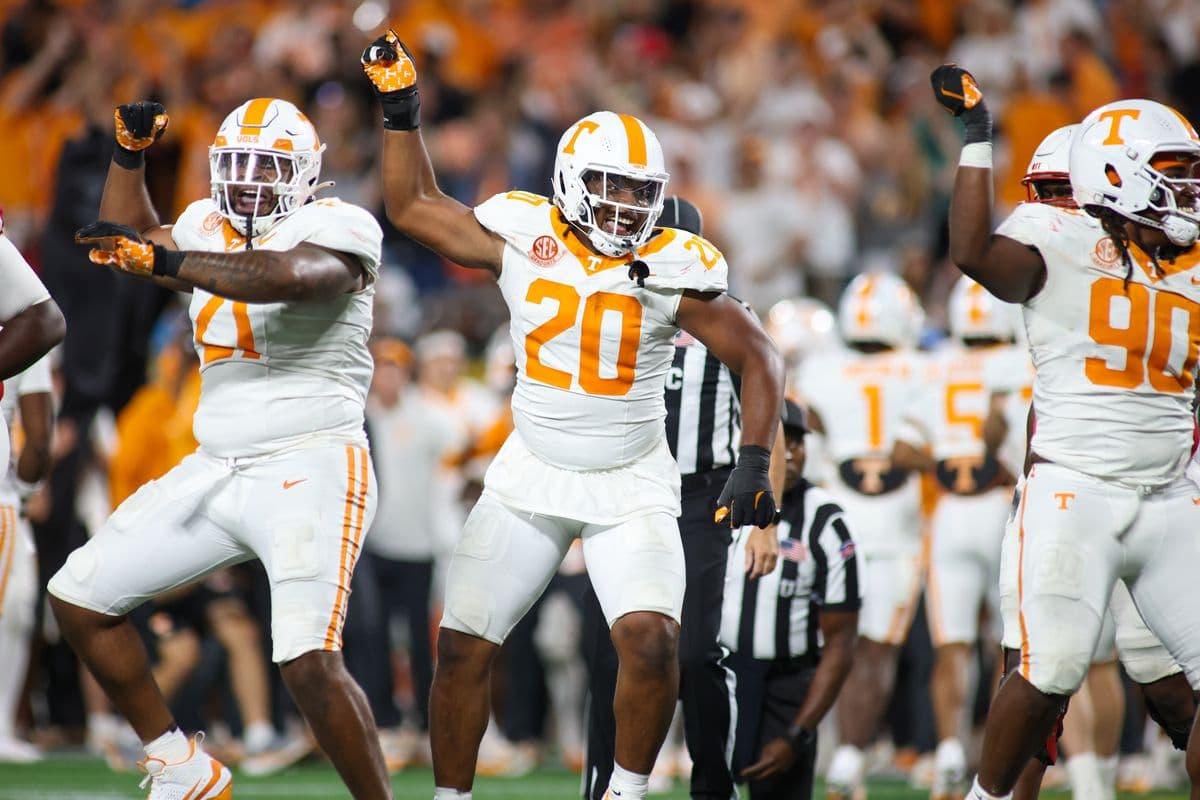 #7 Alabama vs #11 Tennessee: NCAA Football Predictions, Odds & Best Bets