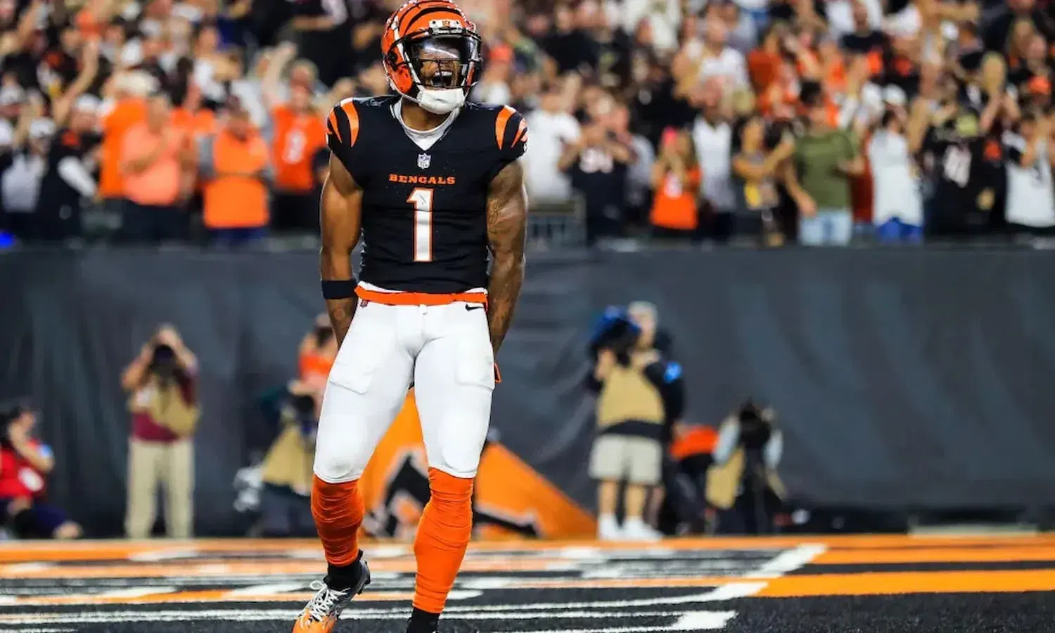 Bengals vs. Browns  | Week 7 Predictions, Odds & Best Bets..