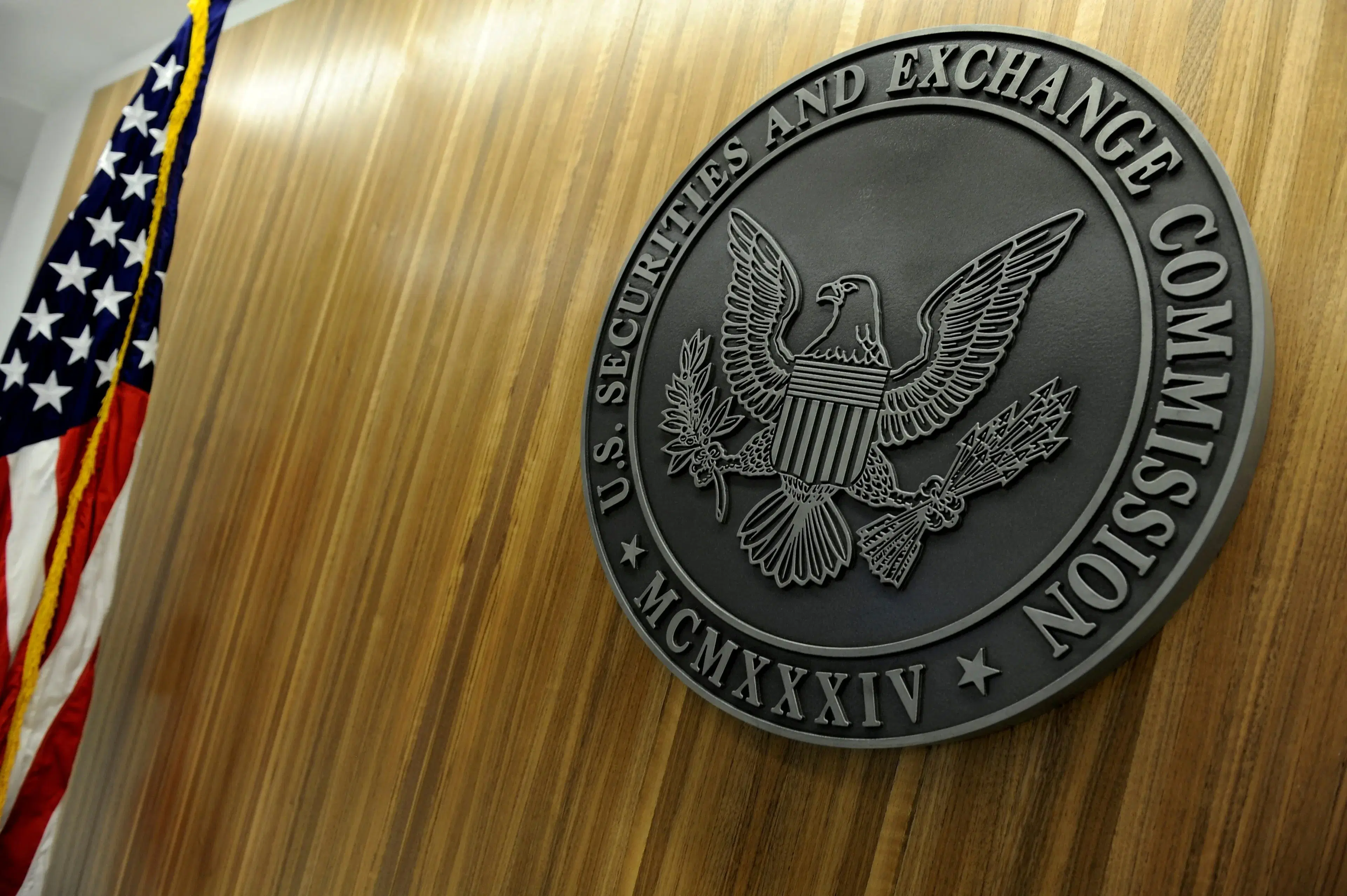 SEC Postpones Decision on Grayscale Avalanche, Cardano ETFs