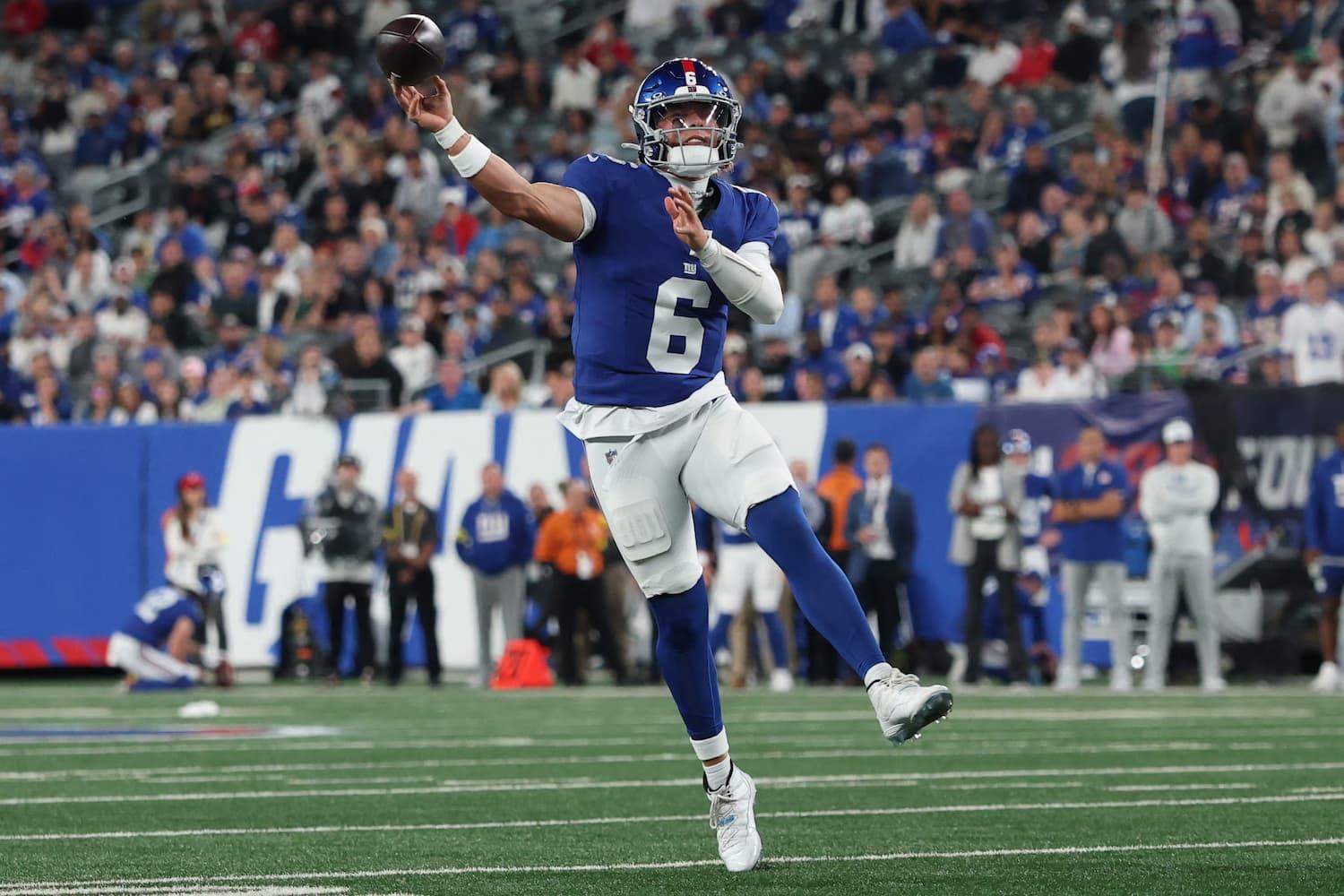 Las Vegas Raiders vs New York Giants Preview & Props (12/28)