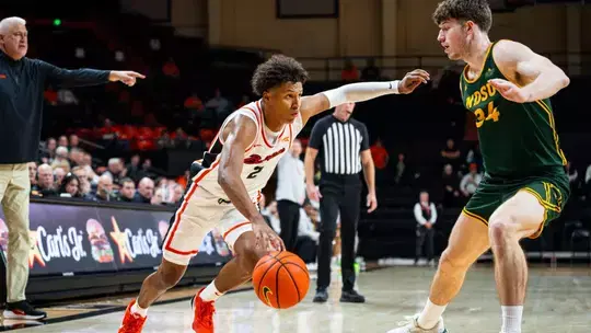 North Texas vs. Oregon State: Odds & Predictions | November 12, 2025