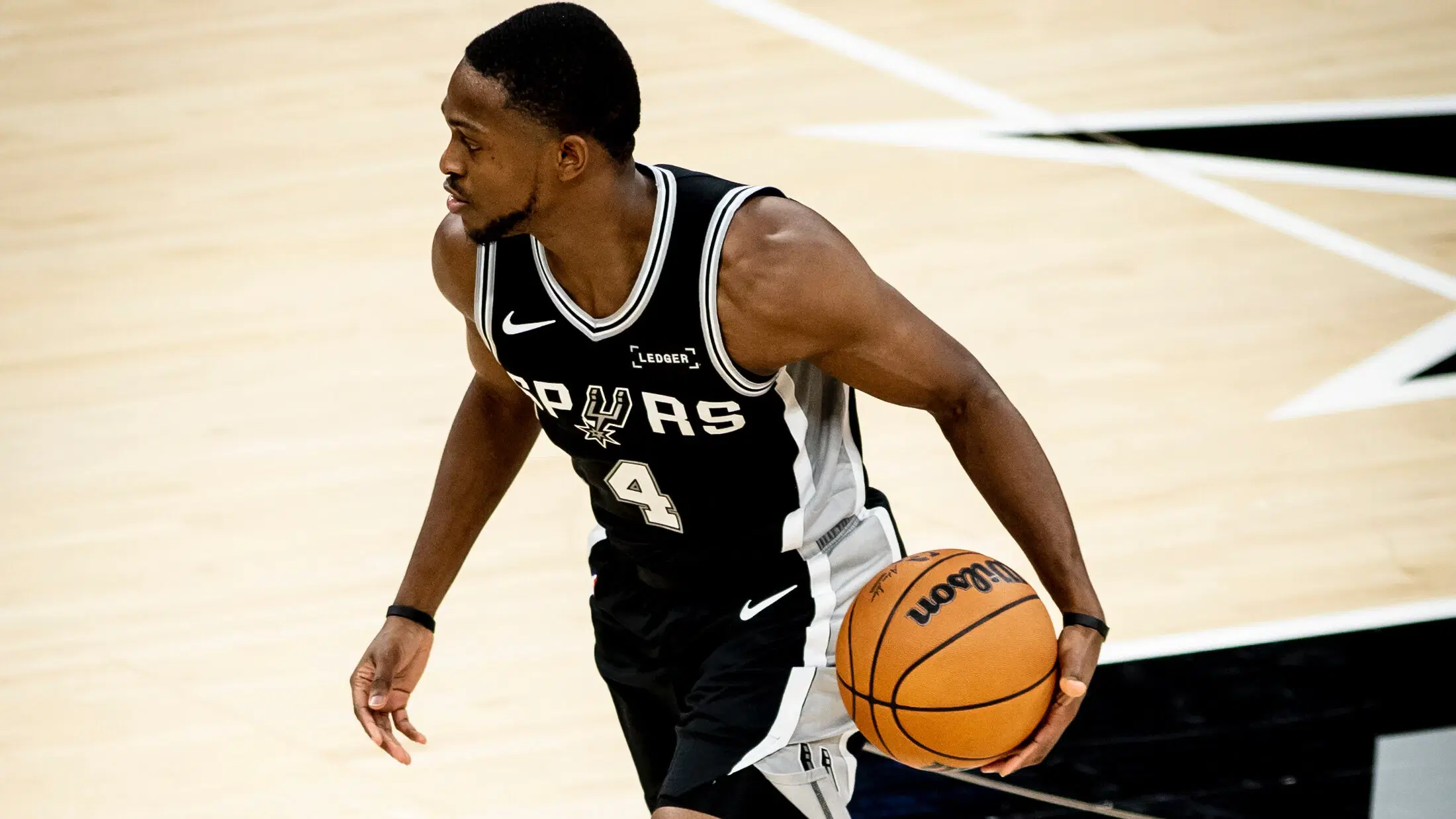 NBA Prop Bets for Saturday, March 28: De’Aaron Dropping Dimes