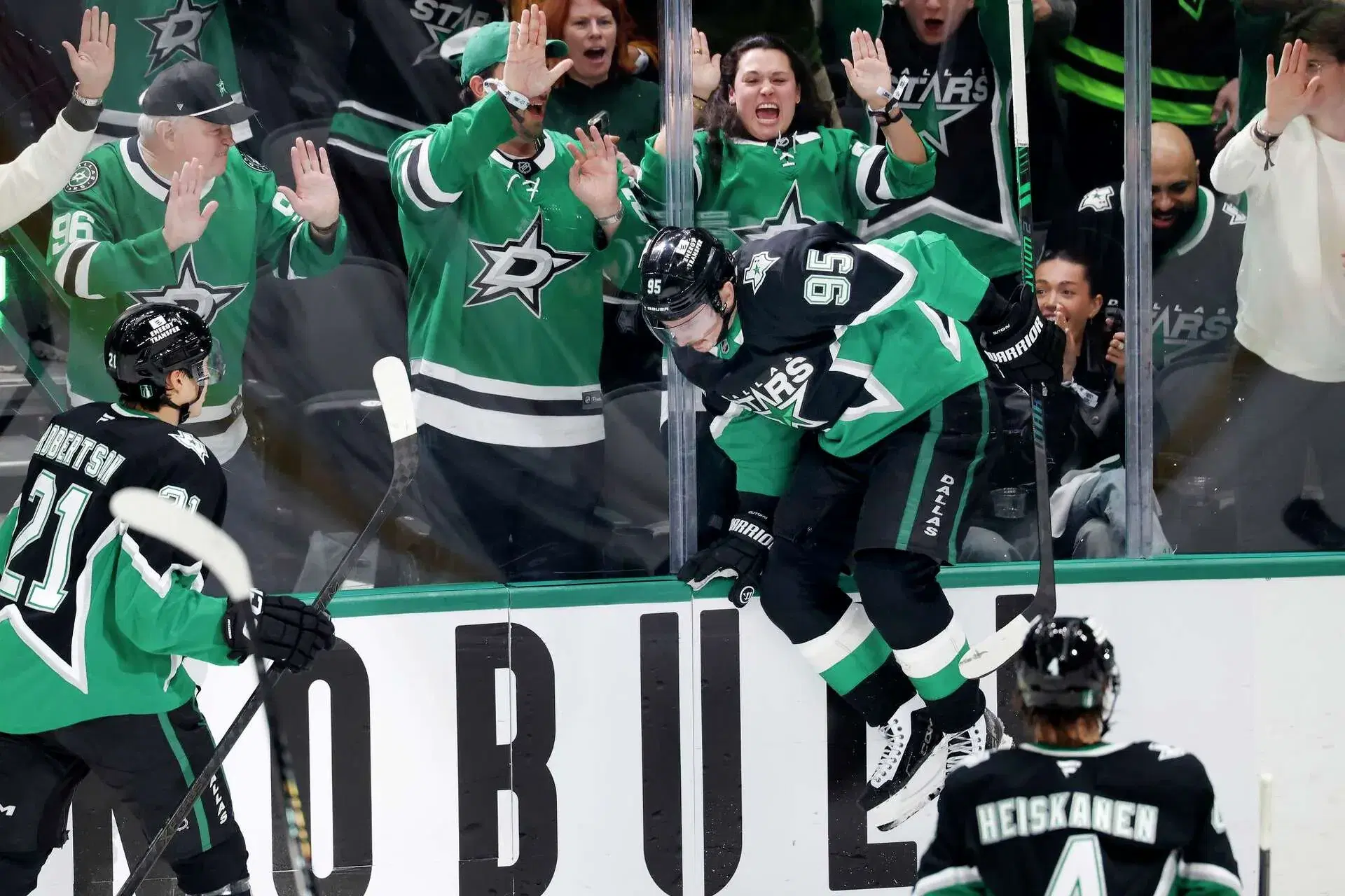NHL: Stars vs. Wild Game 3 Picks and Odds | April 22, 2026