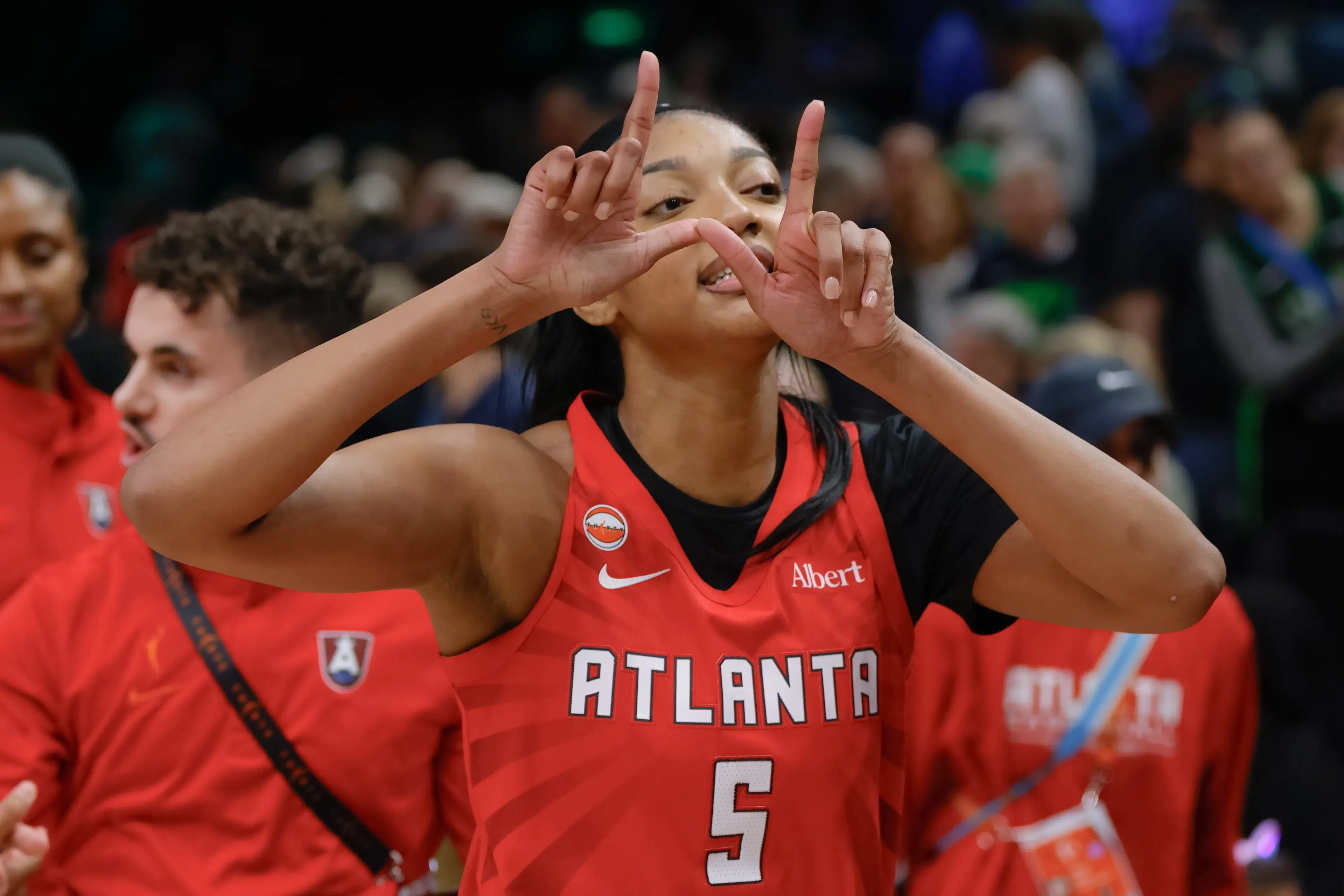 WNBA Expert Picks for 8/16: Matinee Sunday