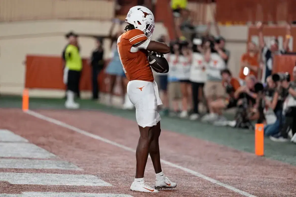 Texas Longhorns Win Total Future: Do We Trust Arch and Sark in the Big 26?