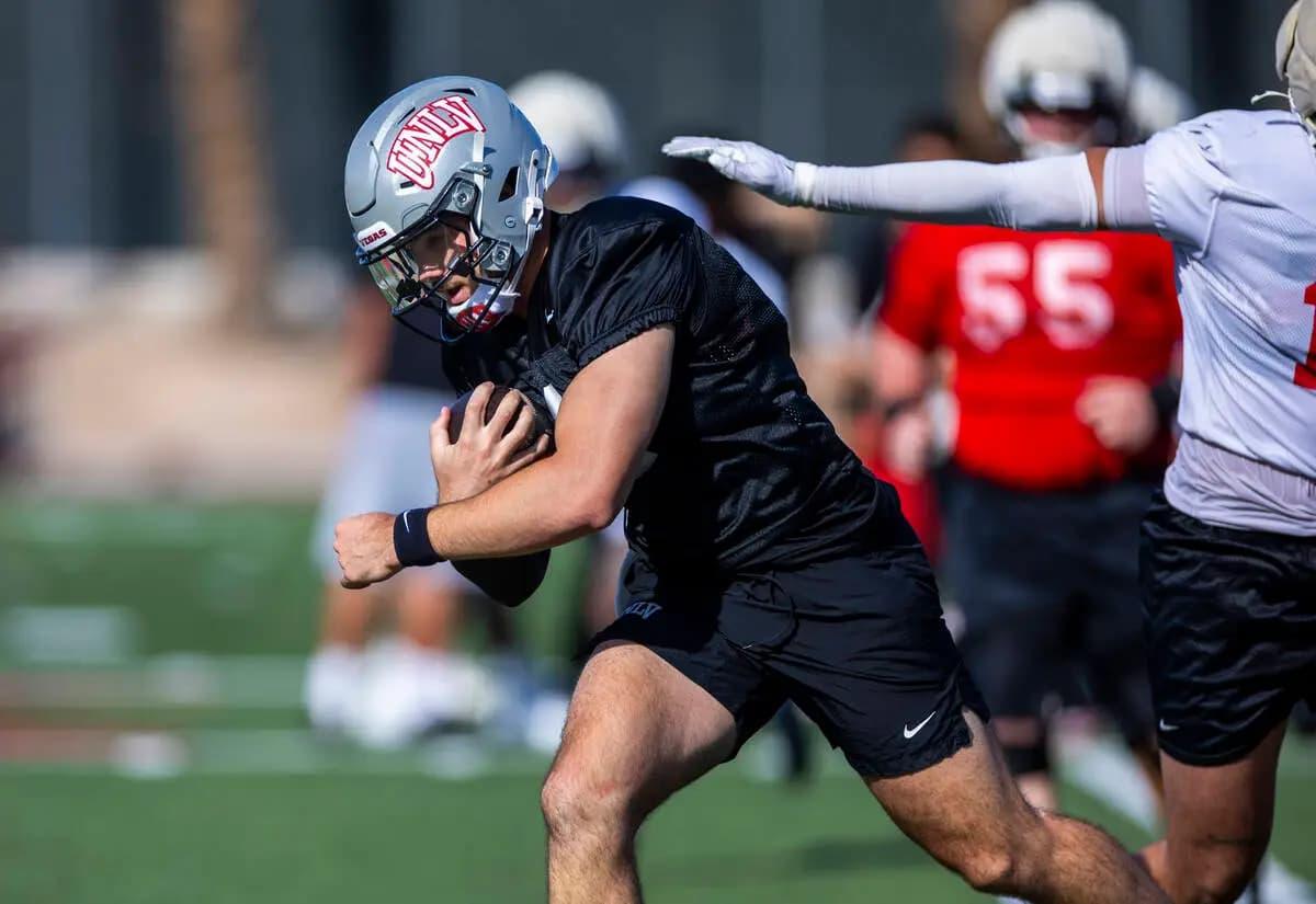 Late Night CFB in Sin City: Memphis vs. UNLV NCAA Football Expert Picks