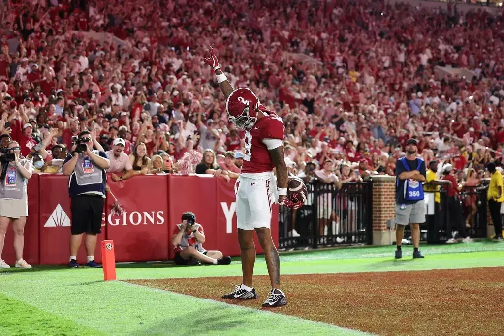 Week 8 Saturday Best Bets: NCAA Football Expert Picks & Predictions (10/24)