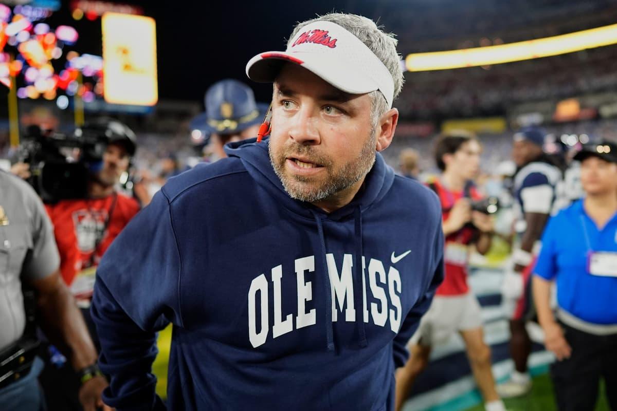 Rebels Head to Swamp Off Big Win: #4 Ole Miss vs. #21 Florida Expert Picks (9/26)