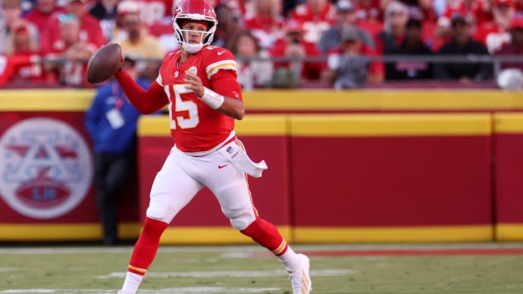 NFL Betting Guide cover (Kansas City Chiefs quarterback Patrick Mahomes)