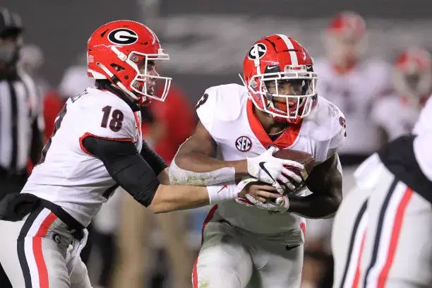 Peach Bowl Betting Preview: Georgia vs Cincinnati Odds, Notes & Picks