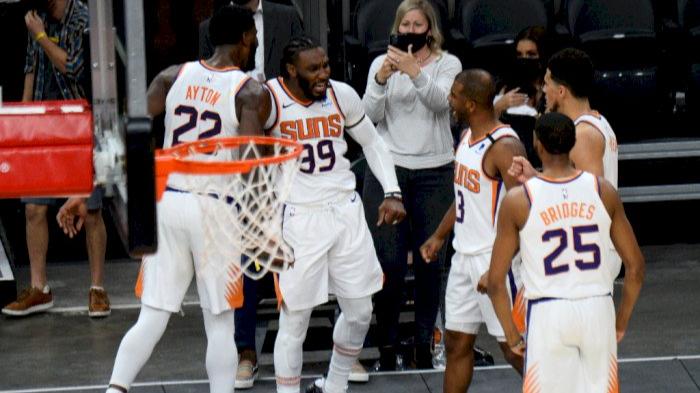 Phoenix Favored to Down Desperate Bulls and Continue Home Prowess