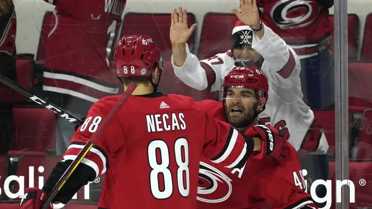 Hurricanes Look to Close Central Gap on Division-Leading Panthers