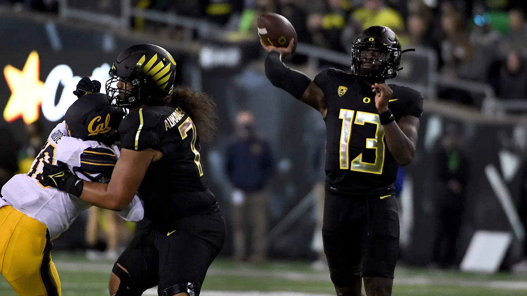 Oregon Ducks vs UCLA Bruins Betting Preview: Will the Ducks Upend UCLA to Maintain Place as Pac-12’s Best CFP Hope?