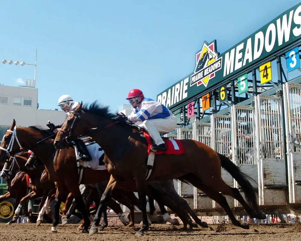Prairie Meadows Marks Return of Midwest Horse Racing