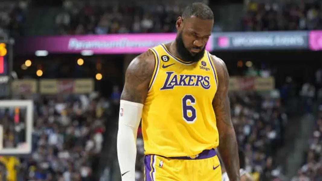 Nuggets vs. Lakers (Oct. 30): Will L.A.’s sorry start stop tonight against Denver? cover