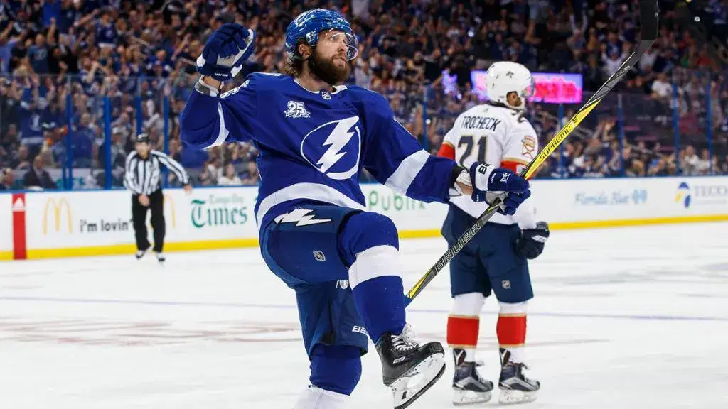 Hurricanes vs. Lightning Prediction: Riding with the Bolts (11/3/2022)