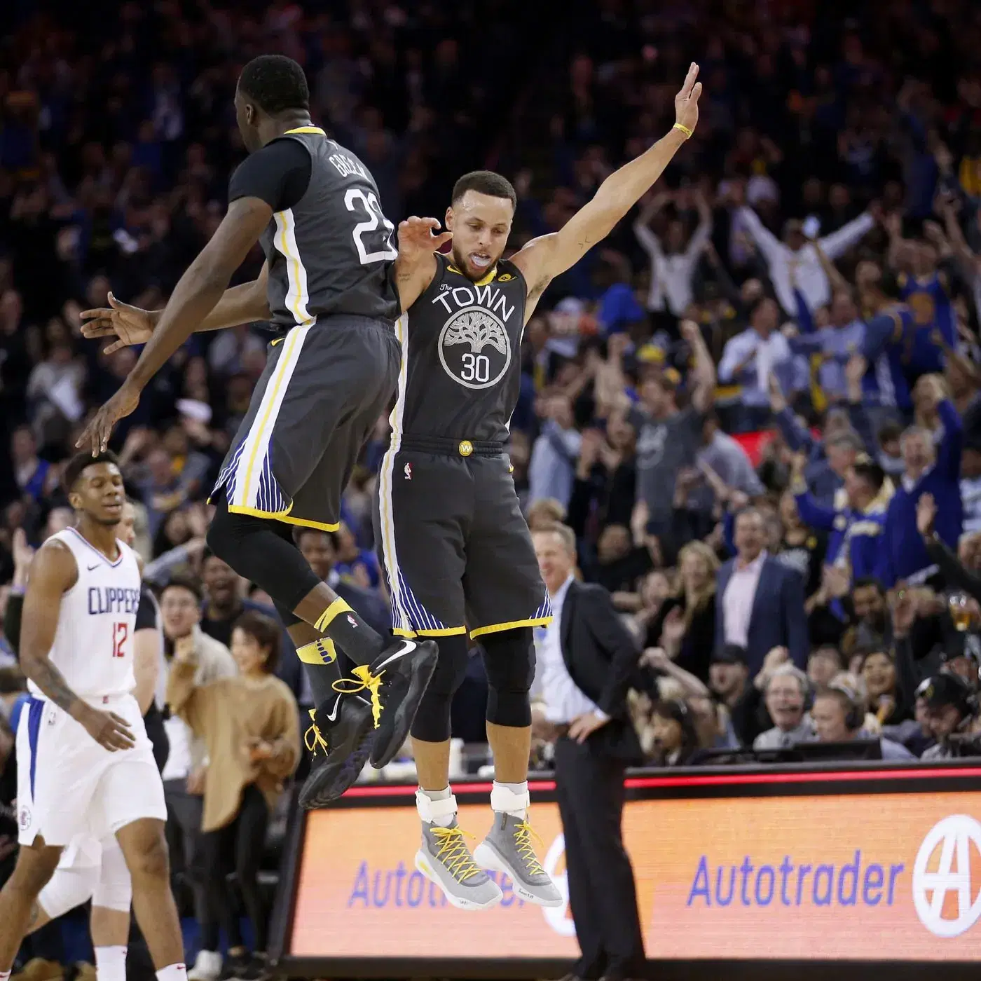 Warriors vs Mavericks Prediction & Player Props for Tonight cover