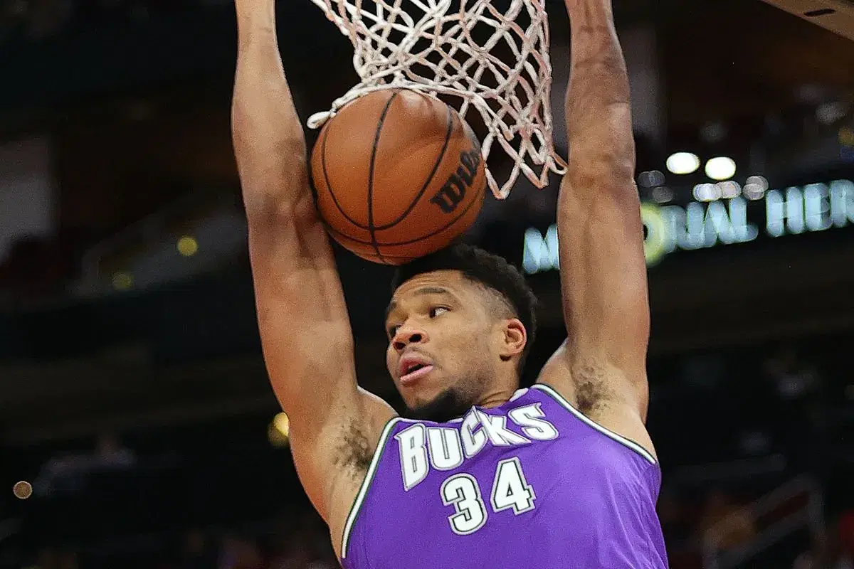 Warriors vs Bucks Prediction & Player Props: Giannis vs Steph