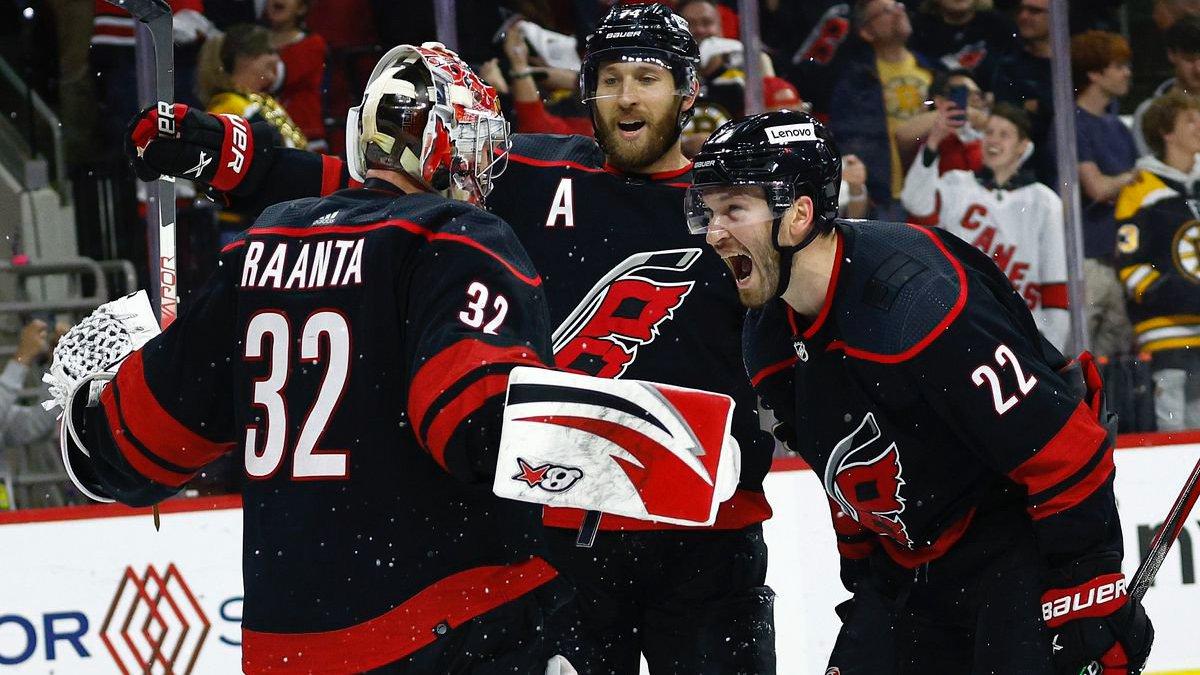Panthers vs Hurricanes Betting (Dec. 30): Can Carolina Extend Its Winning Streak to 10 Games?