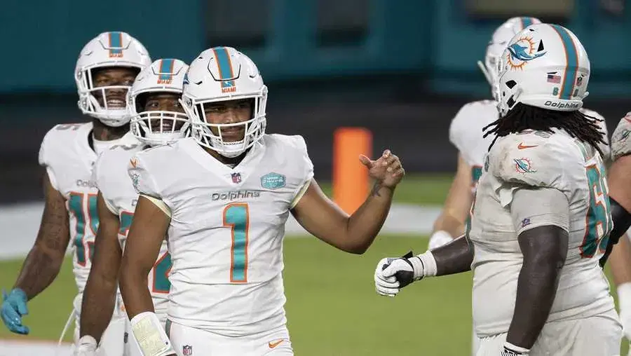 Packers vs Dolphins Week 16 Betting: Miami Crushes Green Bay’s Christmas Spirit cover