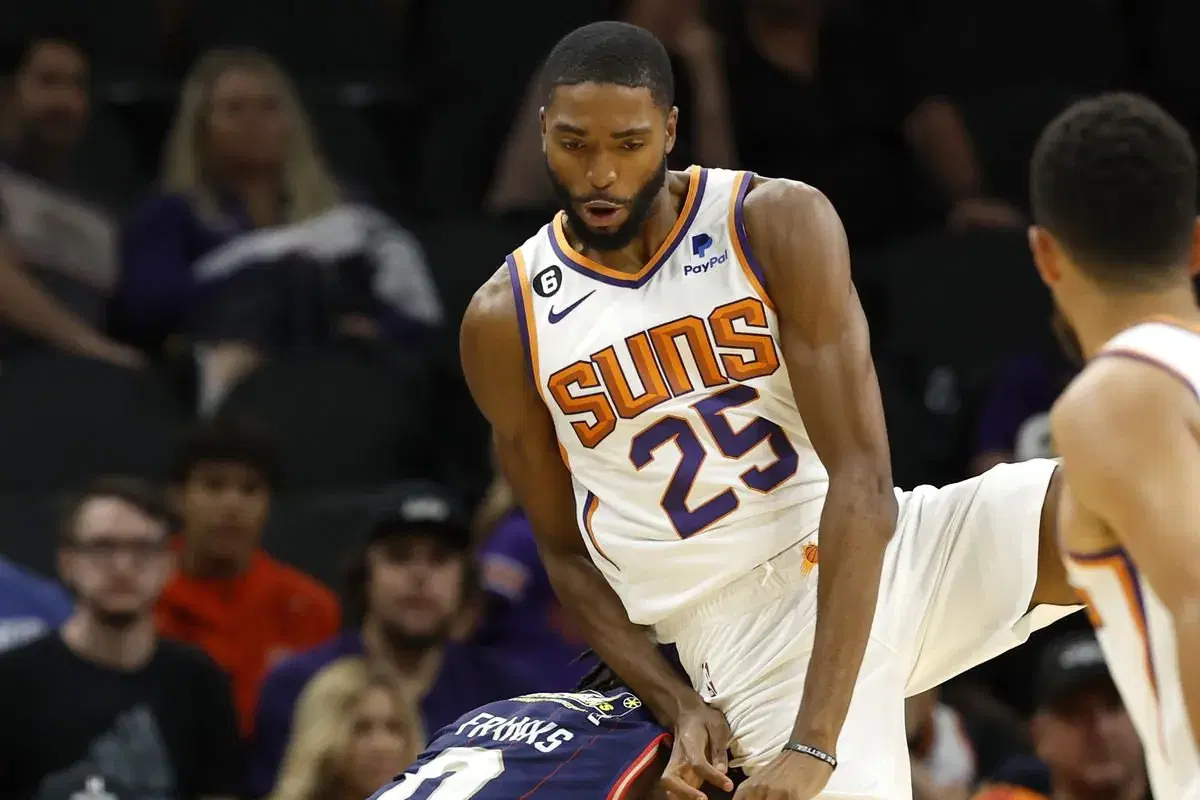 Grizzlies vs Suns Prediction, Picks & Player Props