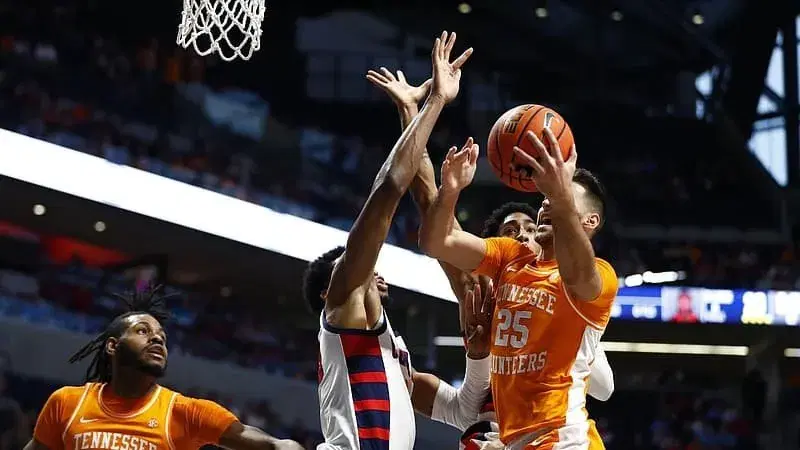 Texas vs Tennessee Basketball Prediction & Picks: Are Horns, Vols set for another low-scoring clash?