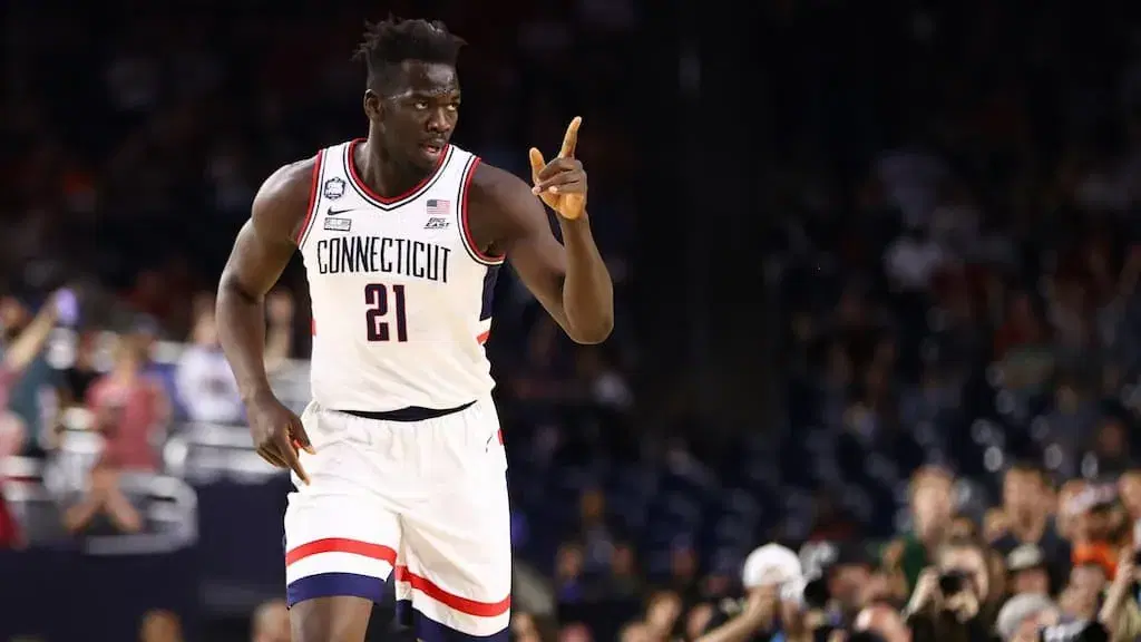 2023 NCAA Tournament Most Outstanding Player Odds: Sanogo favored ahead of Hawkins, Bradley cover