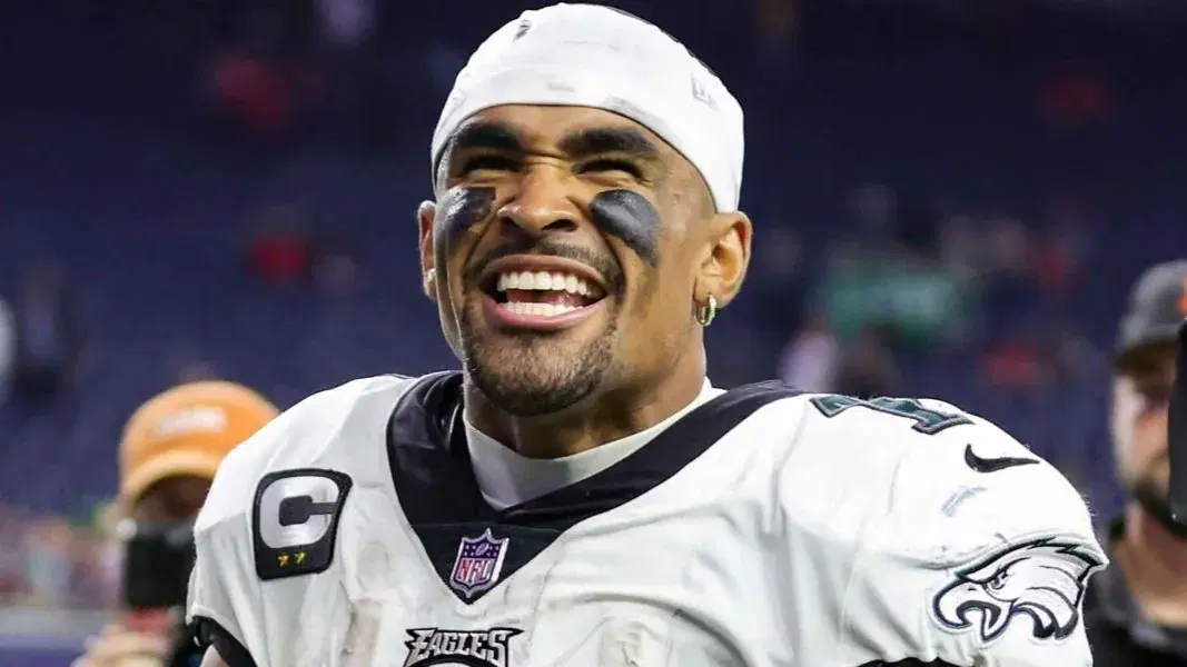 Eagles vs Buccaneers Week 3 MNF Prediction, Odds & Picks: Expect a Close Contest