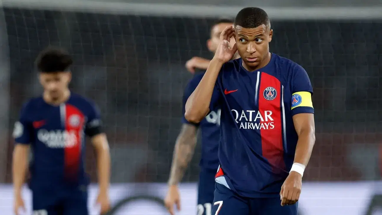 Kylian Mbappe tries to will PSG to the UCL Title Match