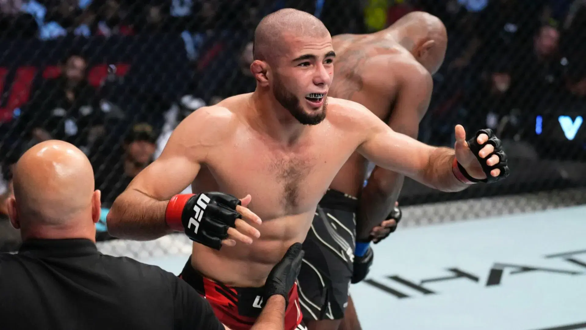 UFC 294 prelims predictions, odds & picks