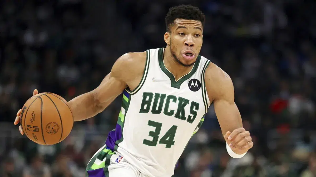Knicks vs Bucks Prediction, Odds & Picks for NBA In-Season Tournament (Nov. 3): Giannis Dominates Group Play