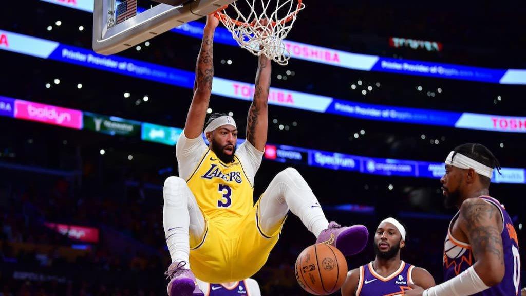 Clippers vs Lakers Prediction & Best Bets (Nov. 1): Will the Streak End Tonight?