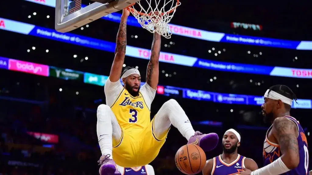 Clippers vs Lakers Prediction & Best Bets (Nov. 1): Will the Streak End Tonight?