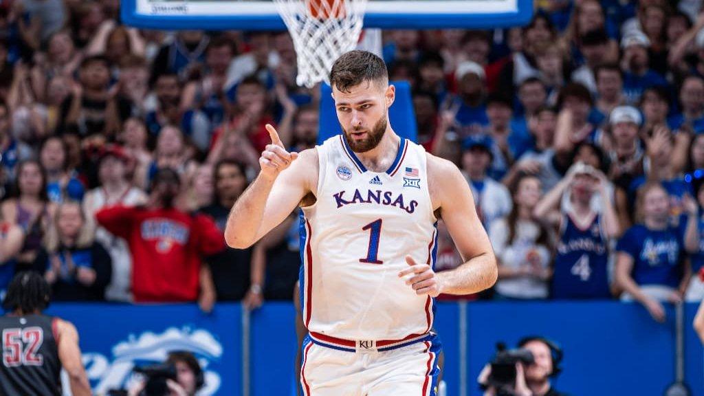 Kansas vs Kentucky Prediction & Picks: Will the Top-Ranked Jayhawks Play Like Champions in Chicago?