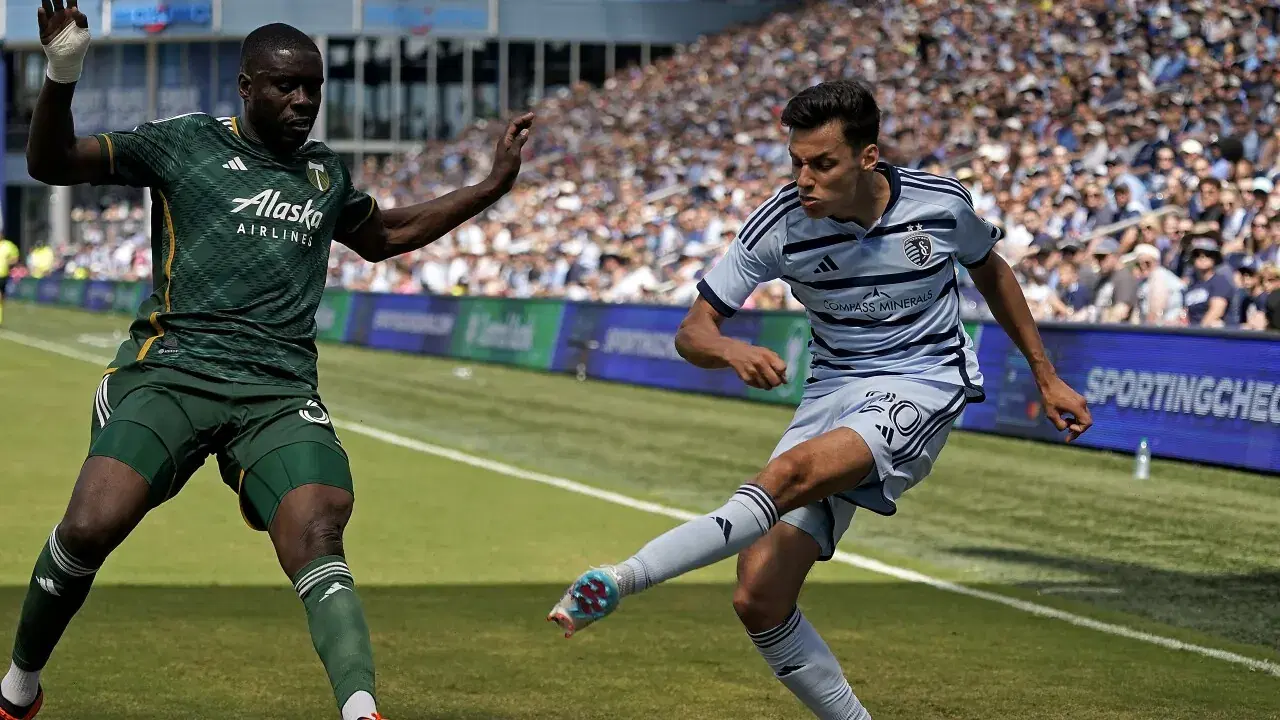 Daniel Salloi and Sporting KC look to defeat the Houston Dynamo at home