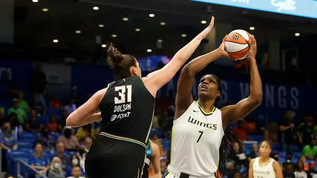 Chicago Sky vs Dallas Wings Prediction & Picks (5/15): Will Reese Dazzle in Dallas?