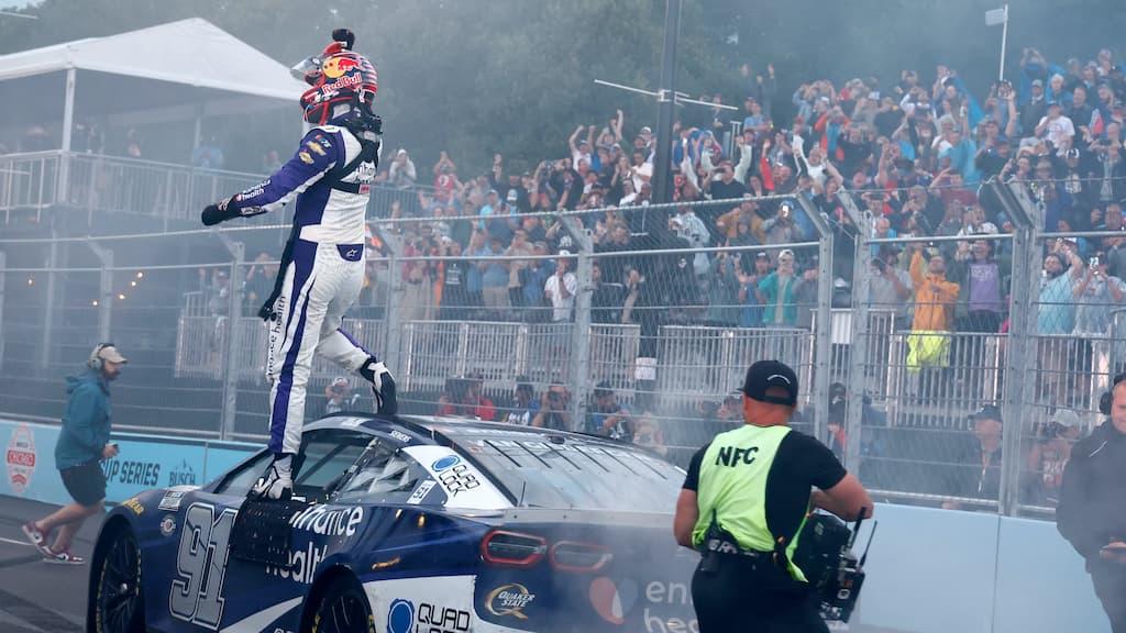 Grant Park 165 2024 NASCAR Cup Series Chicago street race predictions & picks cover Shane van Gisbergen