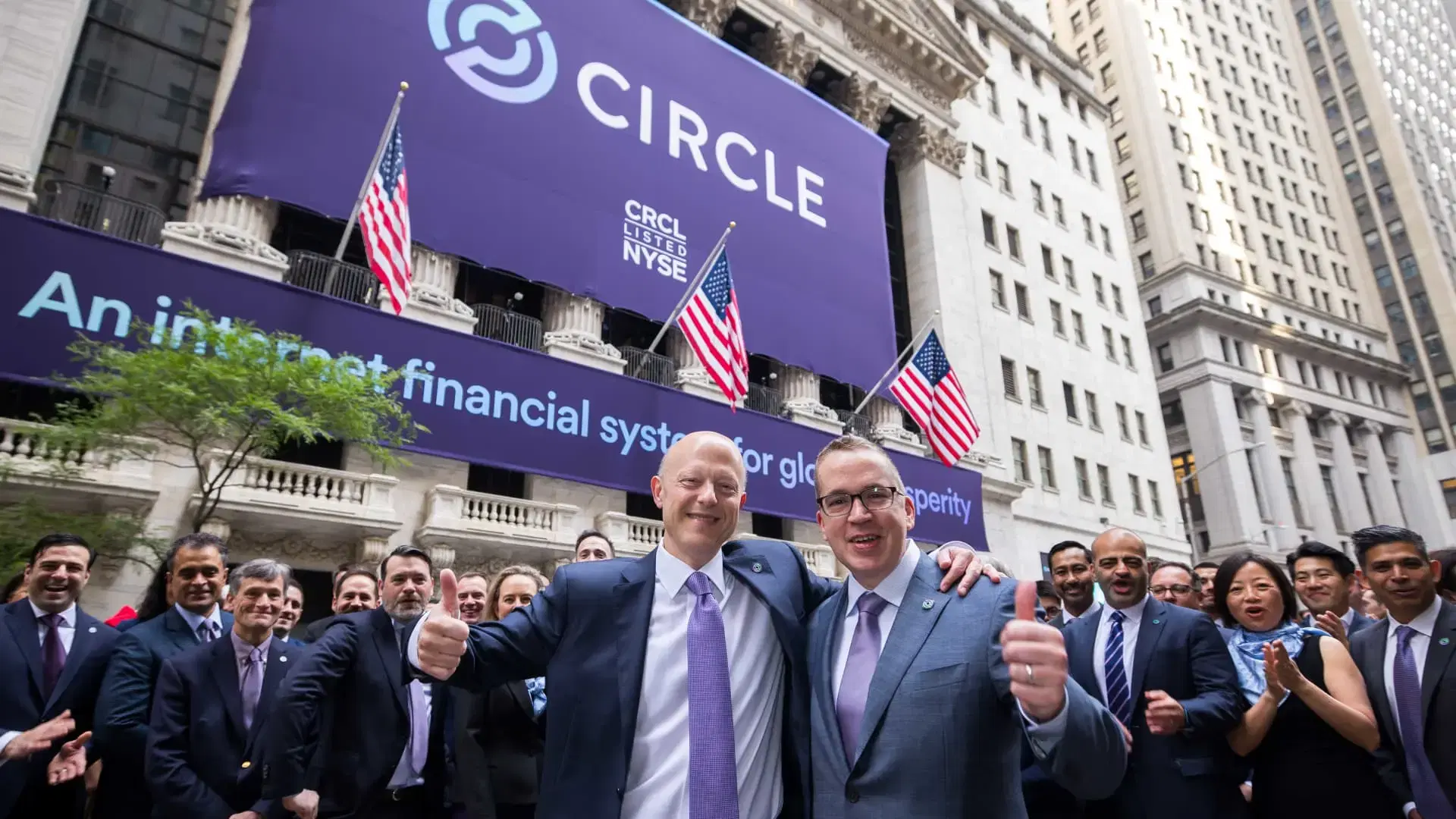 Circle, Coinbase Stocks Surge Following GENIUS Act Approval