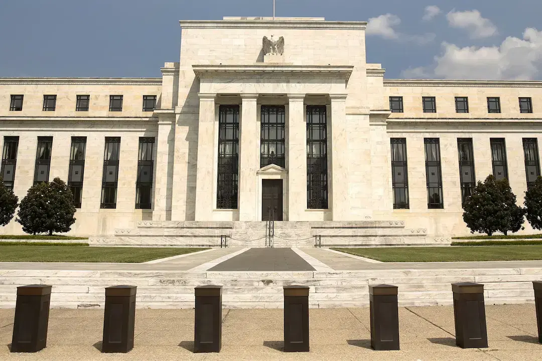 Fed Ends Crypto Oversight Program, Returns to Standard Rules