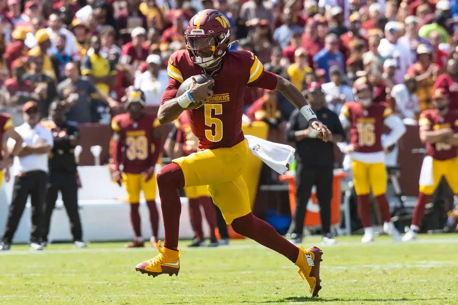 Washington Commanders vs Seattle Seahawks Preview & Picks for Sunday Night Football (11/2)