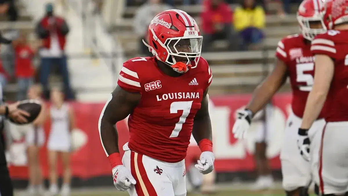 Bill Davis leads the Ragin' Cajuns in rushing yards this year with 743 - Louisiana Delaware Picks