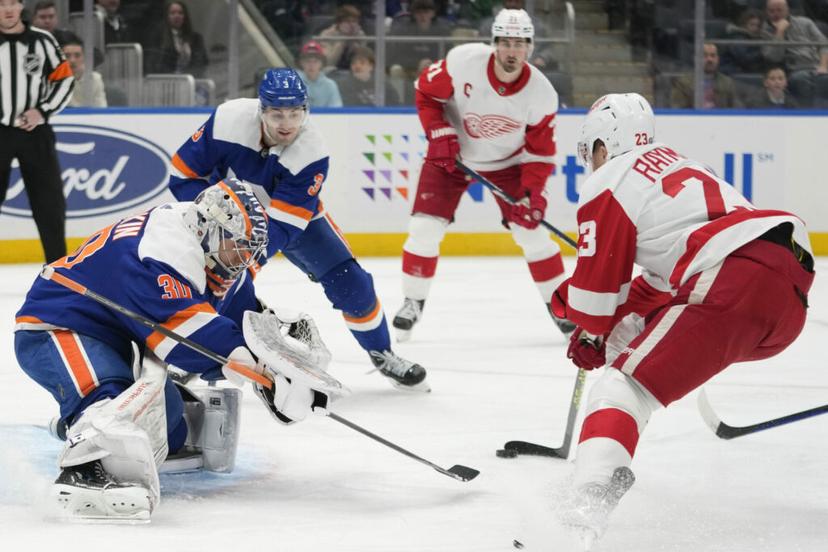 The Red Wings will take on the Penguins tonight and the top line with DeBrincat should roll!