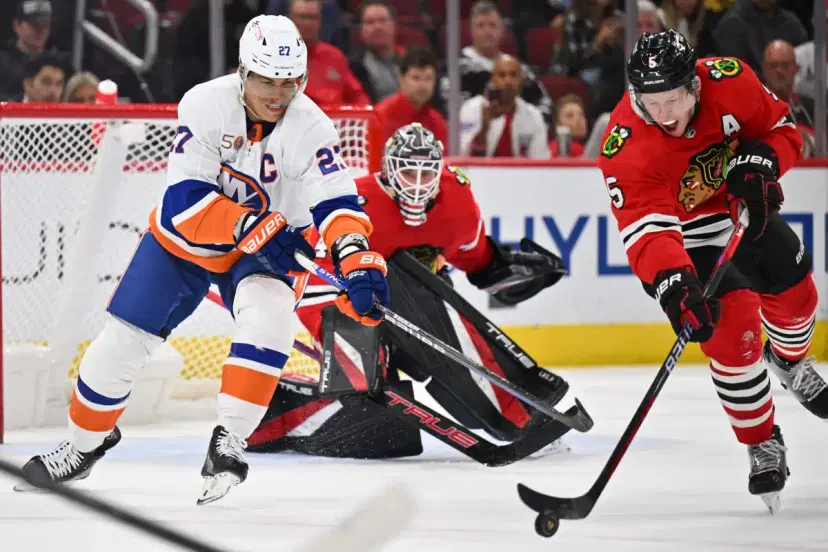 Anders Lee and Blackhawks defense