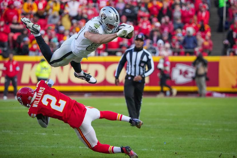 Raiders vs. Buccaneers | Week 14 Predictions, Odds & Best Bets